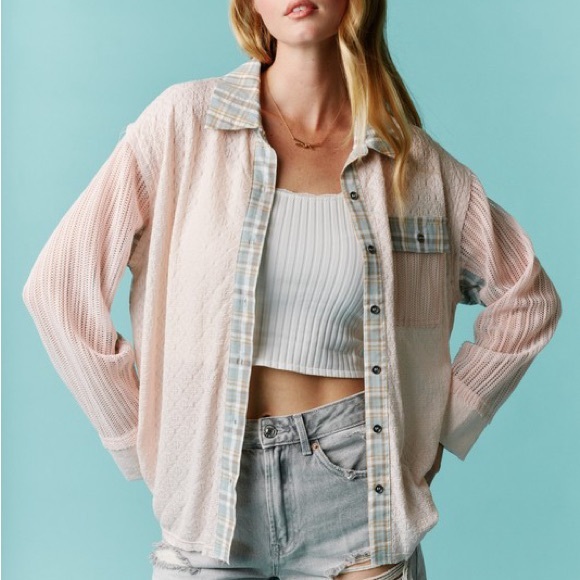 Fantastic Fawn NIP Mixed Lace and Plaid Button Down Top - Picture 4 of 5